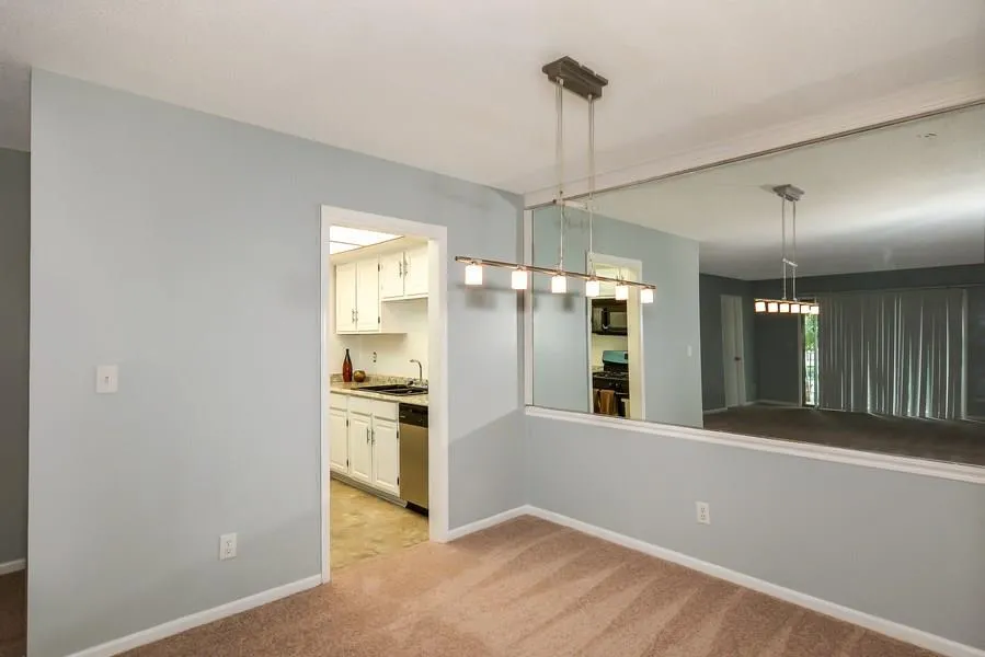 6851 Roswell Road Unit G7, Sandy Springs, Georgia 30328, 2 Bedrooms Bedrooms, ,1 BathroomBathrooms,Residential,Sold,6851 Roswell Road Unit G7,6082876