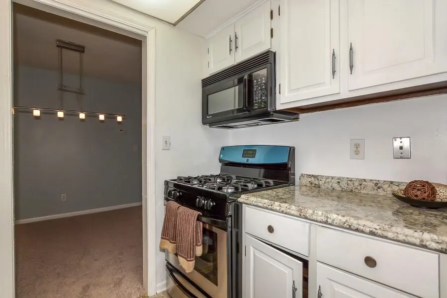 6851 Roswell Road Unit G7, Sandy Springs, Georgia 30328, 2 Bedrooms Bedrooms, ,1 BathroomBathrooms,Residential,Sold,6851 Roswell Road Unit G7,6082876