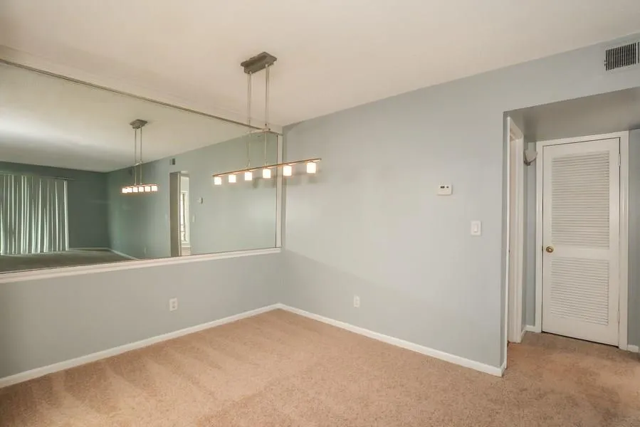 6851 Roswell Road Unit G7, Sandy Springs, Georgia 30328, 2 Bedrooms Bedrooms, ,1 BathroomBathrooms,Residential,Sold,6851 Roswell Road Unit G7,6082876