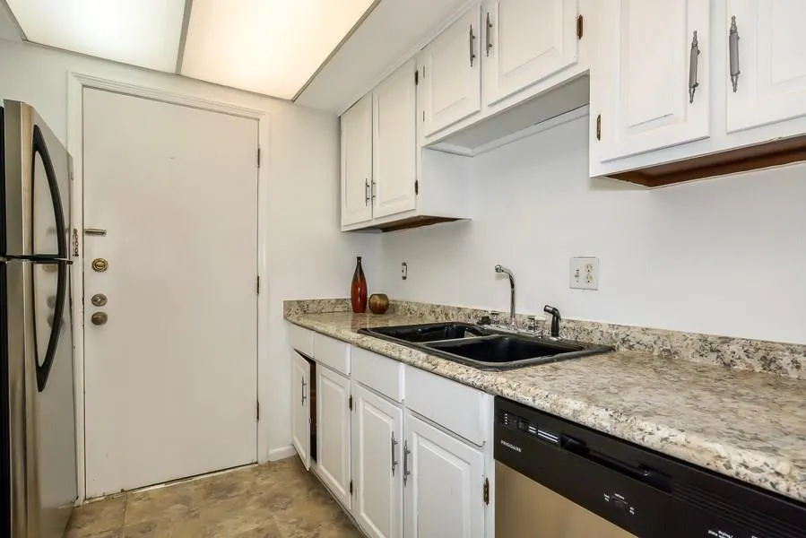 6851 Roswell Road Unit G7, Sandy Springs, Georgia 30328, 2 Bedrooms Bedrooms, ,1 BathroomBathrooms,Residential,Sold,6851 Roswell Road Unit G7,6082876