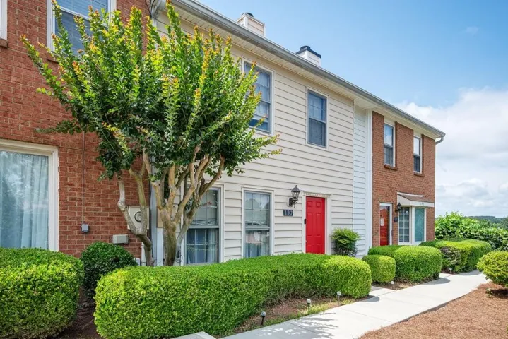 197 High Creek Drive, Roswell, Georgia 30076