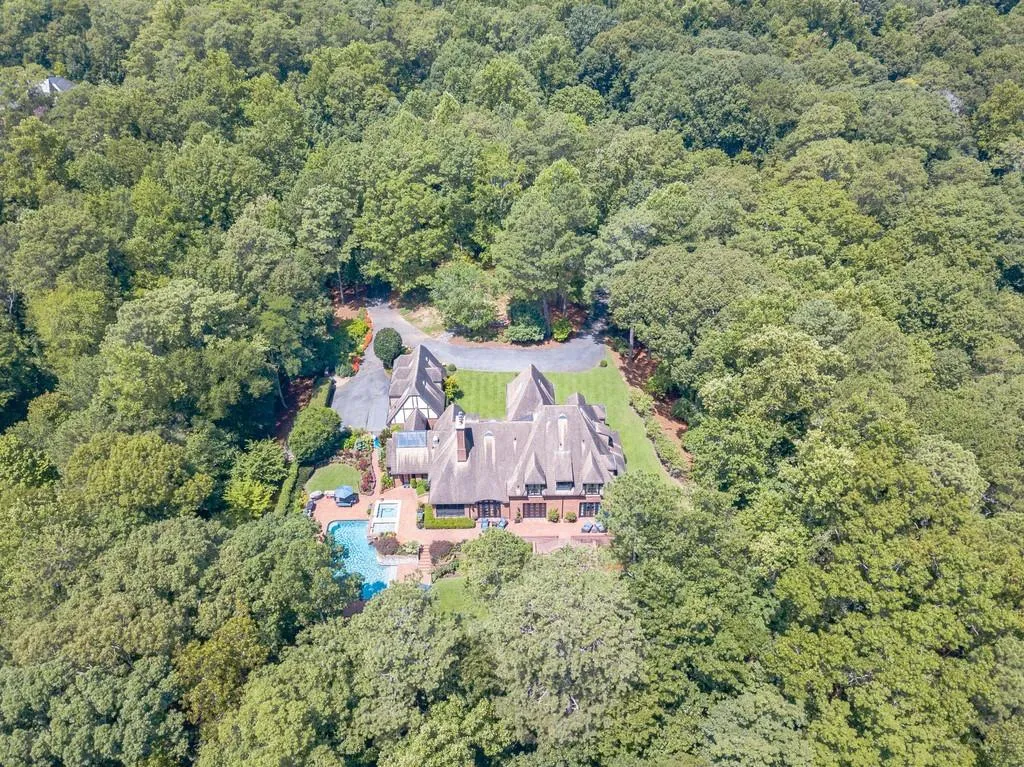 5011 Northside Drive Nw, Atlanta, Georgia 30327, 5 Bedrooms Bedrooms, ,4 BathroomsBathrooms,Residential,Sold,5011 Northside Drive Nw,6766013