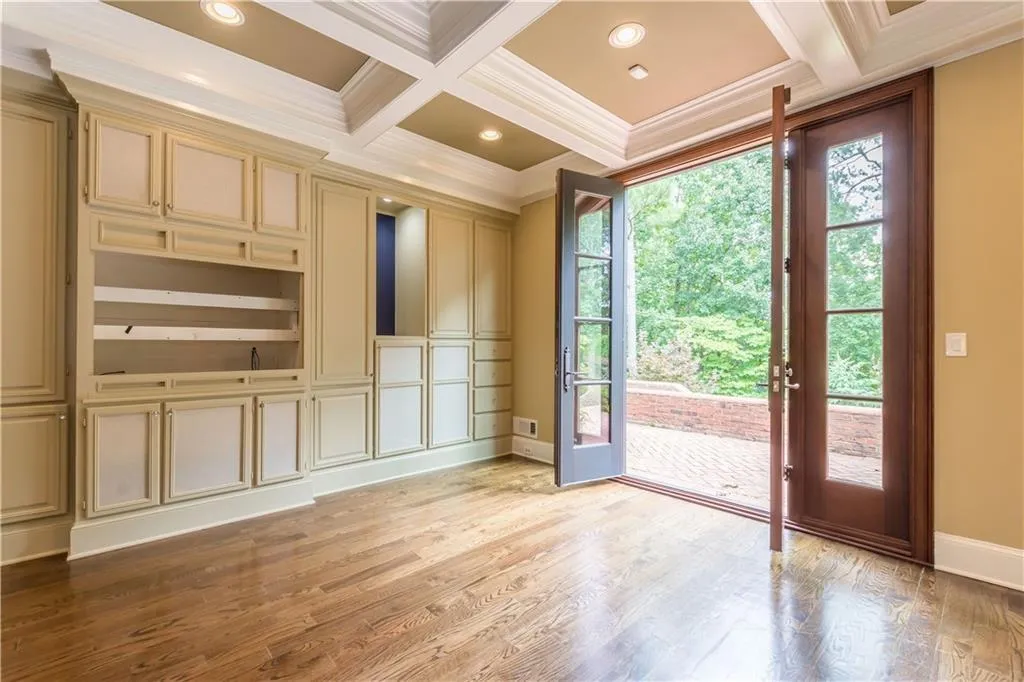 5011 Northside Drive Nw, Atlanta, Georgia 30327, 5 Bedrooms Bedrooms, ,4 BathroomsBathrooms,Residential,Sold,5011 Northside Drive Nw,6766013