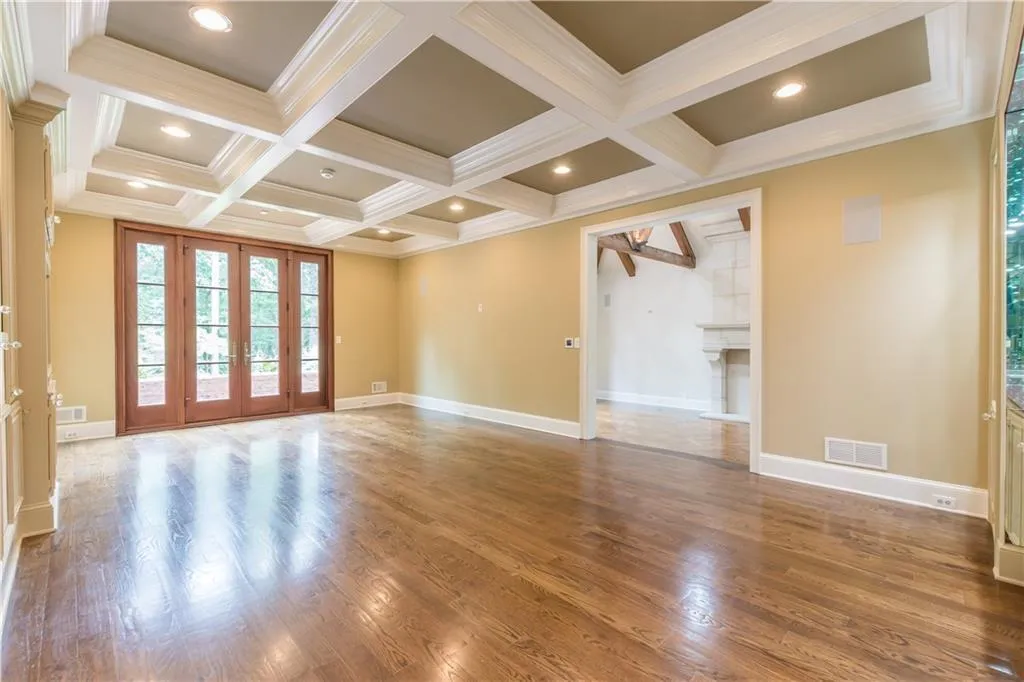 5011 Northside Drive Nw, Atlanta, Georgia 30327, 5 Bedrooms Bedrooms, ,4 BathroomsBathrooms,Residential,Sold,5011 Northside Drive Nw,6766013