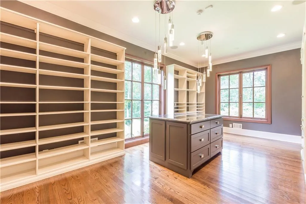 5011 Northside Drive Nw, Atlanta, Georgia 30327, 5 Bedrooms Bedrooms, ,4 BathroomsBathrooms,Residential,Sold,5011 Northside Drive Nw,6766013