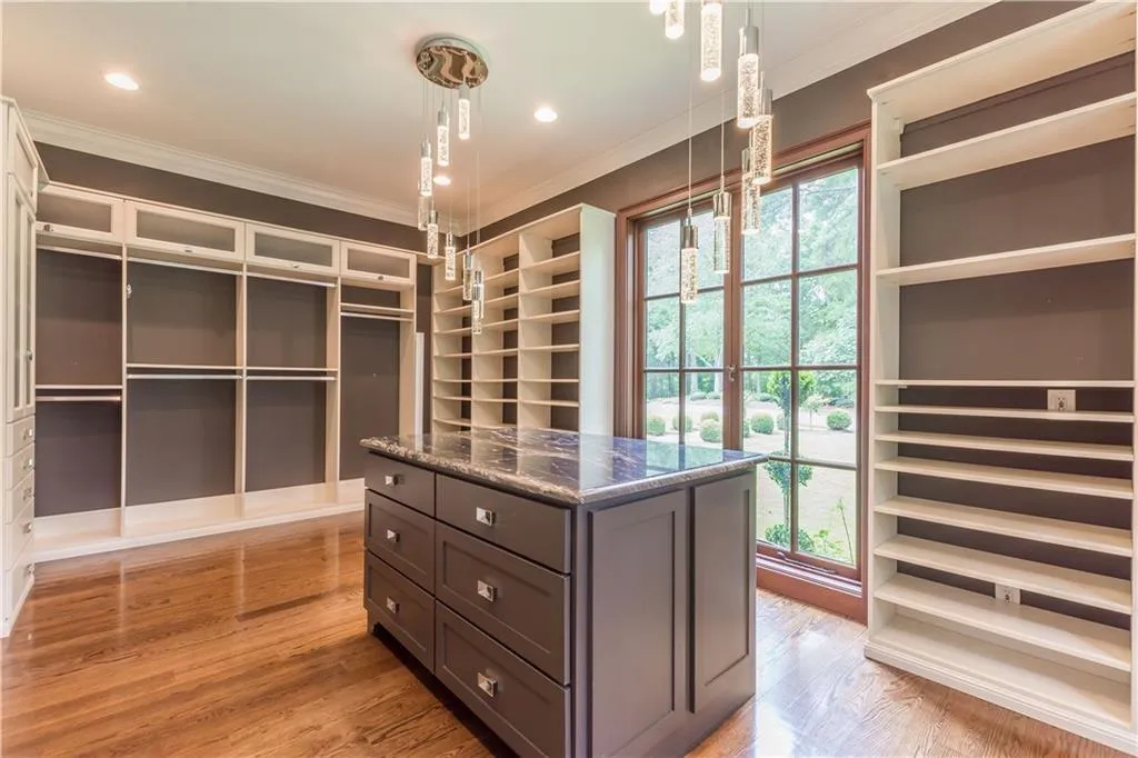 5011 Northside Drive Nw, Atlanta, Georgia 30327, 5 Bedrooms Bedrooms, ,4 BathroomsBathrooms,Residential,Sold,5011 Northside Drive Nw,6766013