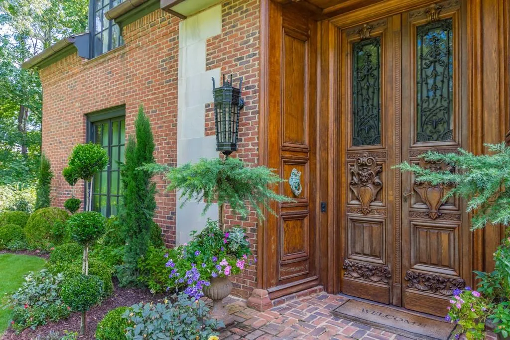 5011 Northside Drive Nw, Atlanta, Georgia 30327, 5 Bedrooms Bedrooms, ,4 BathroomsBathrooms,Residential,Sold,5011 Northside Drive Nw,6766013