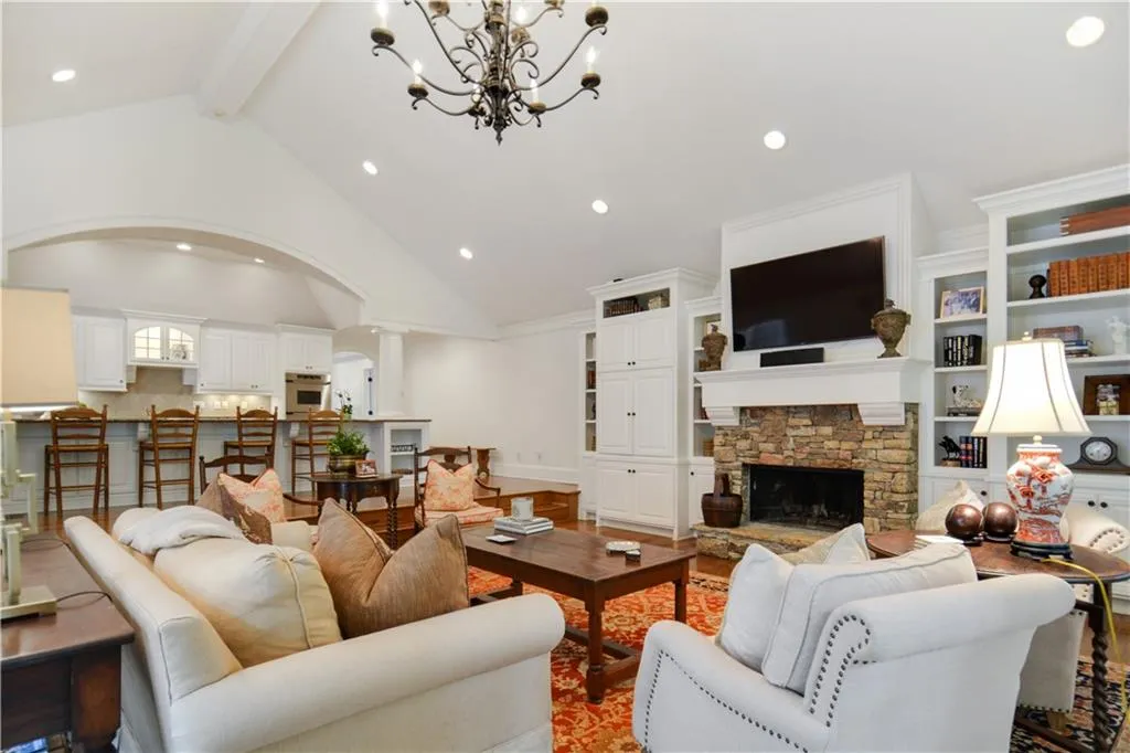 4750 Dudley Lane, Sandy Springs, Georgia 30327, 5 Bedrooms Bedrooms, ,4 BathroomsBathrooms,Residential,Sold,4750 Dudley Lane,6627464