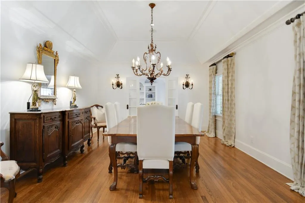 4750 Dudley Lane, Sandy Springs, Georgia 30327, 5 Bedrooms Bedrooms, ,4 BathroomsBathrooms,Residential,Sold,4750 Dudley Lane,6627464