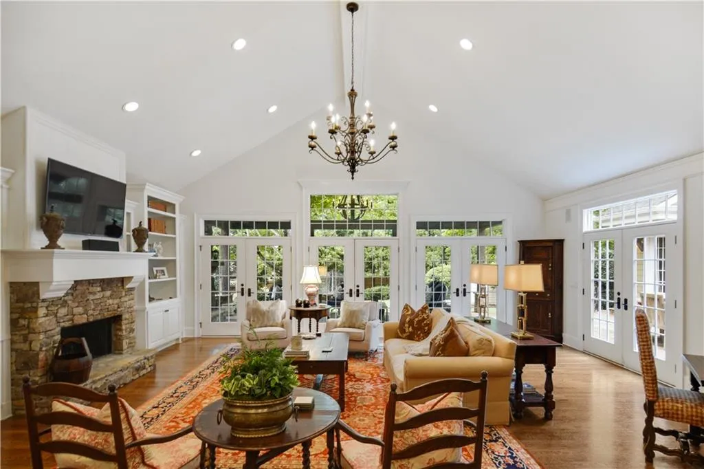 4750 Dudley Lane, Sandy Springs, Georgia 30327, 5 Bedrooms Bedrooms, ,4 BathroomsBathrooms,Residential,Sold,4750 Dudley Lane,6627464