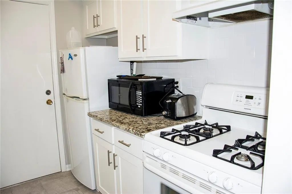 6851 Roswell Rd Road Unit O 10, Atlanta, Georgia 30328, 1 Bedroom Bedrooms, ,1 BathroomBathrooms,Residential,Sold,6851 Roswell Rd Road Unit O 10,6046747