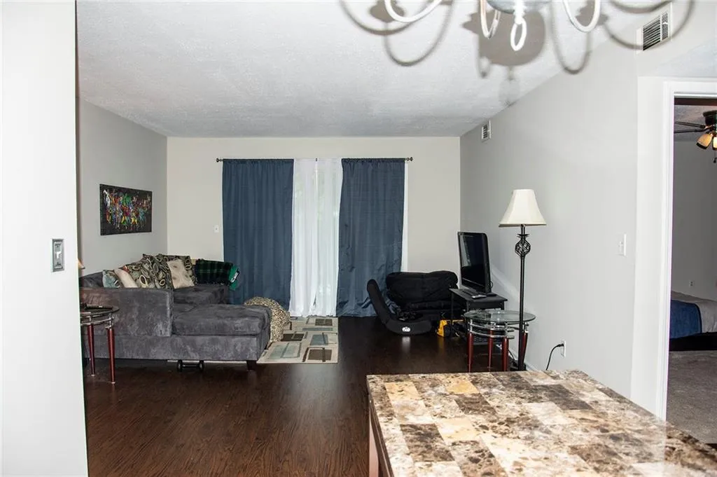 6851 Roswell Rd Road Unit O 10, Atlanta, Georgia 30328, 1 Bedroom Bedrooms, ,1 BathroomBathrooms,Residential,Sold,6851 Roswell Rd Road Unit O 10,6046747