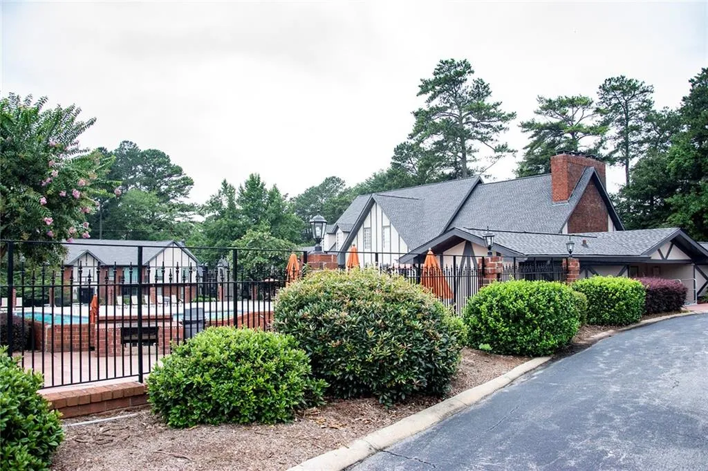 6851 Roswell Rd Road Unit O 10, Atlanta, Georgia 30328, 1 Bedroom Bedrooms, ,1 BathroomBathrooms,Residential,Sold,6851 Roswell Rd Road Unit O 10,6046747