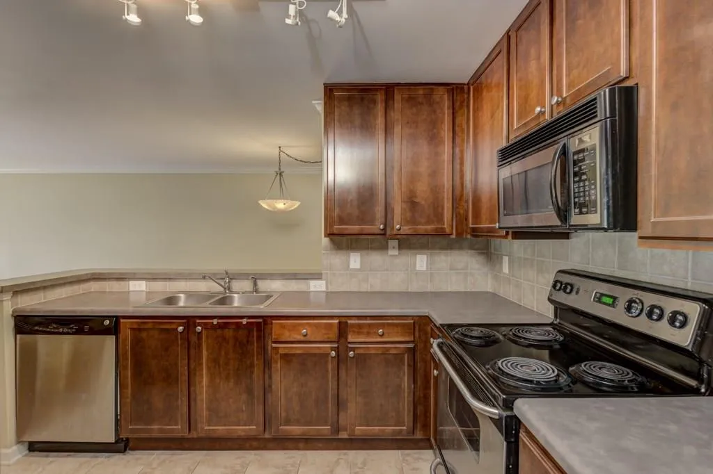 3650 Ashford Dunwoody Road Ne Unit 326, Brookhaven, Georgia 30319, 2 Bedrooms Bedrooms, ,1 BathroomBathrooms,Residential,Sold,3650 Ashford Dunwoody Road Ne Unit 326,5852860