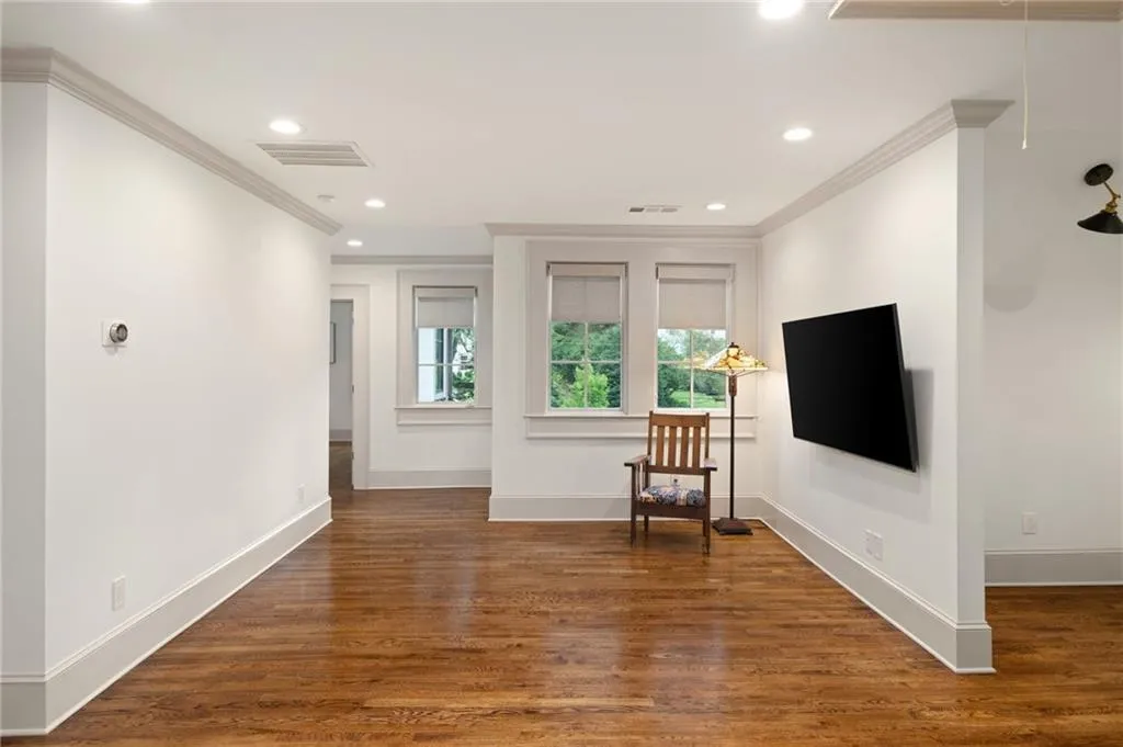 3230 W Andrews Dr, Atlanta, Georgia 30305, 6 Bedrooms Bedrooms, 0 ,5 BathroomsBathrooms,Residential,For Sale,3230 W Andrews Dr,7819742
