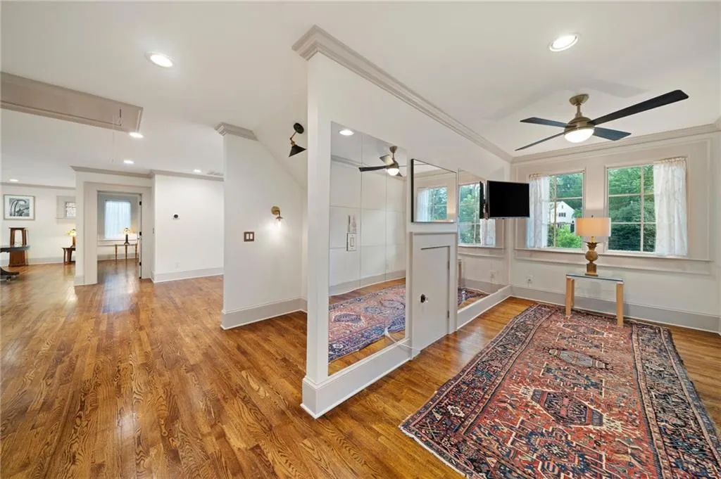 3230 W Andrews Dr, Atlanta, Georgia 30305, 6 Bedrooms Bedrooms, 0 ,5 BathroomsBathrooms,Residential,For Sale,3230 W Andrews Dr,7819742