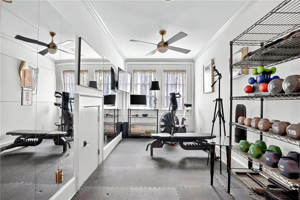 3230 W Andrews Dr, Atlanta, Georgia 30305, 6 Bedrooms Bedrooms, 0 ,5 BathroomsBathrooms,Residential,For Sale,3230 W Andrews Dr,7819742