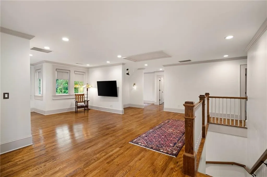 3230 W Andrews Dr, Atlanta, Georgia 30305, 6 Bedrooms Bedrooms, 0 ,5 BathroomsBathrooms,Residential,For Sale,3230 W Andrews Dr,7819742