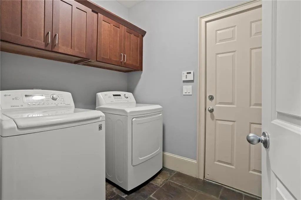 1343 Brookhaven Garden Lane Ne, Atlanta, Georgia 30319, 4 Bedrooms Bedrooms, ,3 BathroomsBathrooms,Residential,For Sale,1343 Brookhaven Garden Lane Ne,7624064