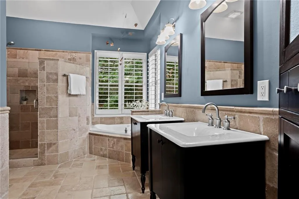 1343 Brookhaven Garden Lane Ne, Atlanta, Georgia 30319, 4 Bedrooms Bedrooms, ,3 BathroomsBathrooms,Residential,For Sale,1343 Brookhaven Garden Lane Ne,7624064