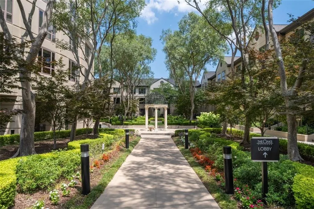 3475 Oak Valley Road Ne Unit 910, Atlanta, Georgia 30326, 2 Bedrooms Bedrooms, ,1 BathroomBathrooms,Residential,For Sale,3475 Oak Valley Road Ne Unit 910,7607023