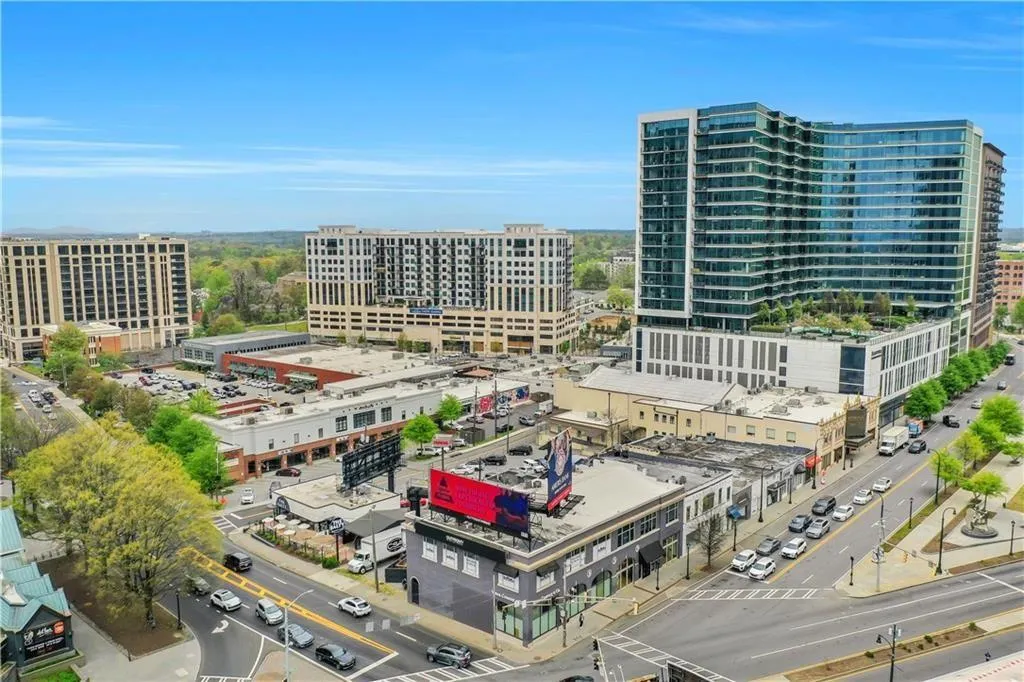 3060 Pharr Road Nw Unit 114, Atlanta, Georgia 30305, 3 Bedrooms Bedrooms, ,2 BathroomsBathrooms,Residential,For Sale,3060 Pharr Road Nw Unit 114,7649928