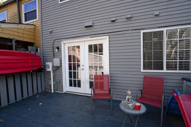 8884 Long Beach Circle, Sandy Springs, Georgia 30350, 3 Bedrooms Bedrooms, ,1 BathroomBathrooms,Residential,Sold,8884 Long Beach Circle,6647557