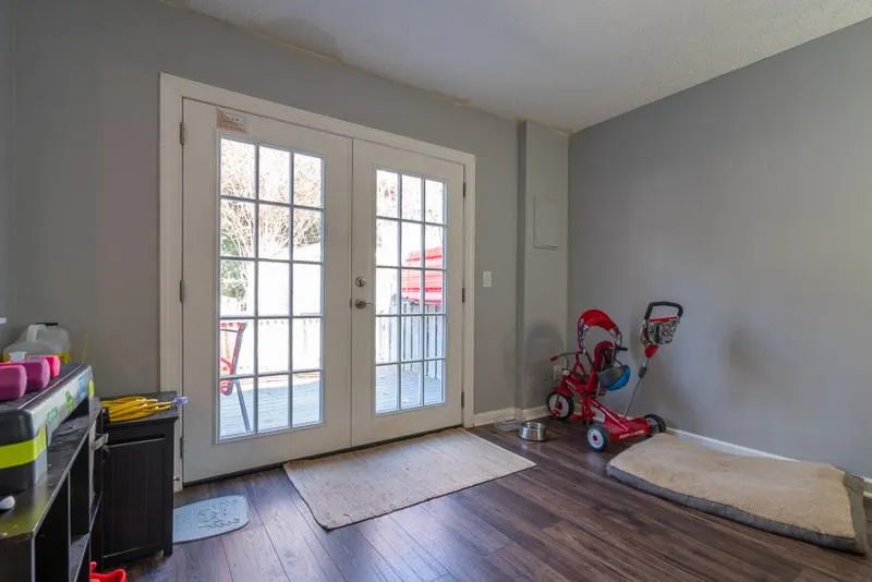 8884 Long Beach Circle, Sandy Springs, Georgia 30350, 3 Bedrooms Bedrooms, ,1 BathroomBathrooms,Residential,Sold,8884 Long Beach Circle,6647557