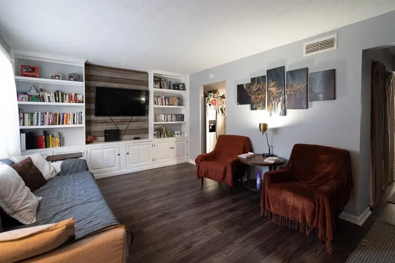 8884 Long Beach Circle, Sandy Springs, Georgia 30350, 3 Bedrooms Bedrooms, ,1 BathroomBathrooms,Residential,Sold,8884 Long Beach Circle,6647557