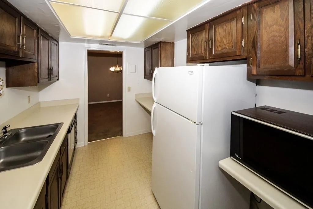 6851 Roswell Road Unit F30, Sandy Springs, Georgia 30328, 2 Bedrooms Bedrooms, ,2 BathroomsBathrooms,Residential,Sold,6851 Roswell Road Unit F30,6506499