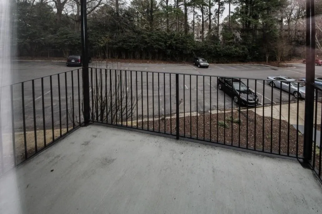 6851 Roswell Road Unit F30, Sandy Springs, Georgia 30328, 2 Bedrooms Bedrooms, ,2 BathroomsBathrooms,Residential,Sold,6851 Roswell Road Unit F30,6506499