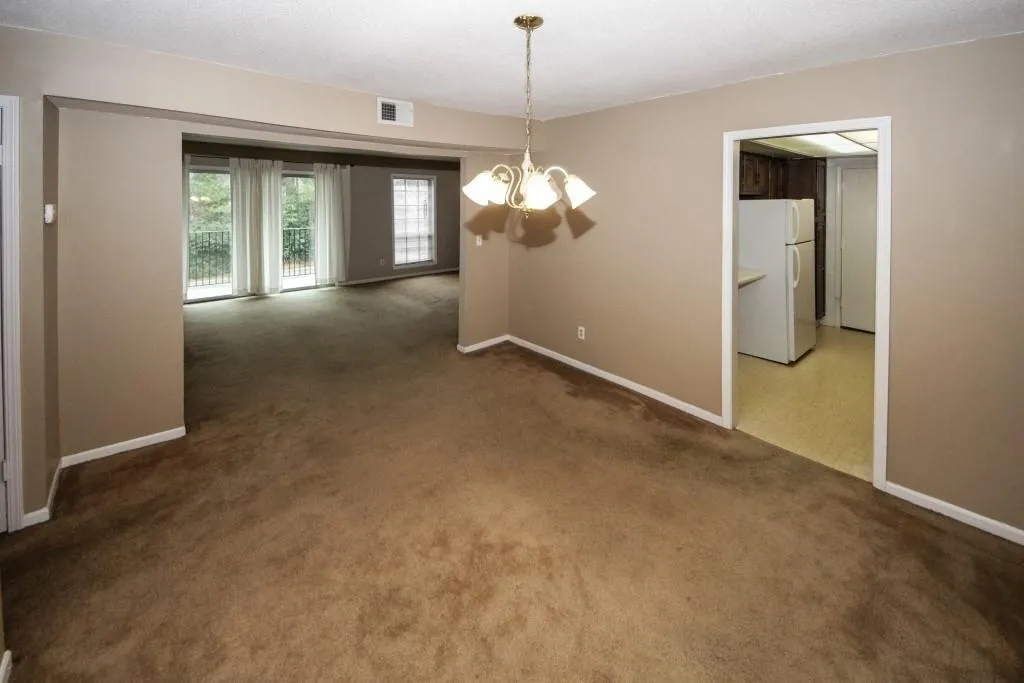 6851 Roswell Road Unit F30, Sandy Springs, Georgia 30328, 2 Bedrooms Bedrooms, ,2 BathroomsBathrooms,Residential,Sold,6851 Roswell Road Unit F30,6506499