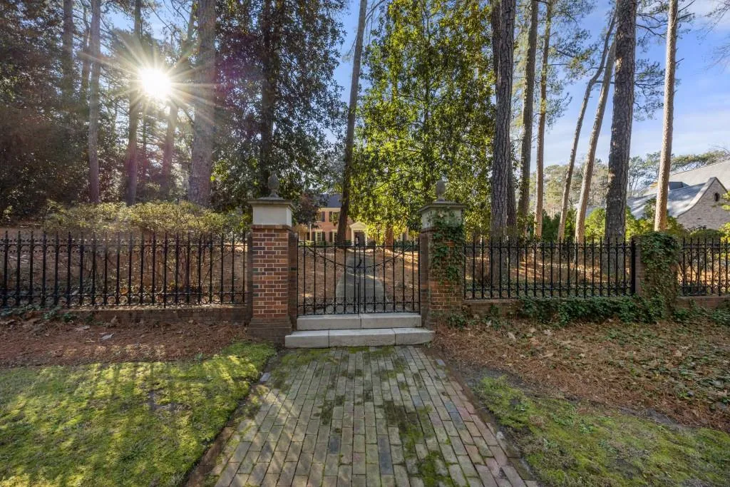 1790 Garraux Road Nw, Atlanta, Georgia 30327, 4 Bedrooms Bedrooms, ,3 BathroomsBathrooms,Residential,For Sale,1790 Garraux Road Nw,7513330