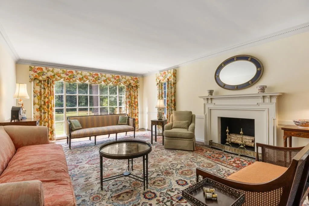 1790 Garraux Road Nw, Atlanta, Georgia 30327, 4 Bedrooms Bedrooms, ,3 BathroomsBathrooms,Residential,For Sale,1790 Garraux Road Nw,7513330