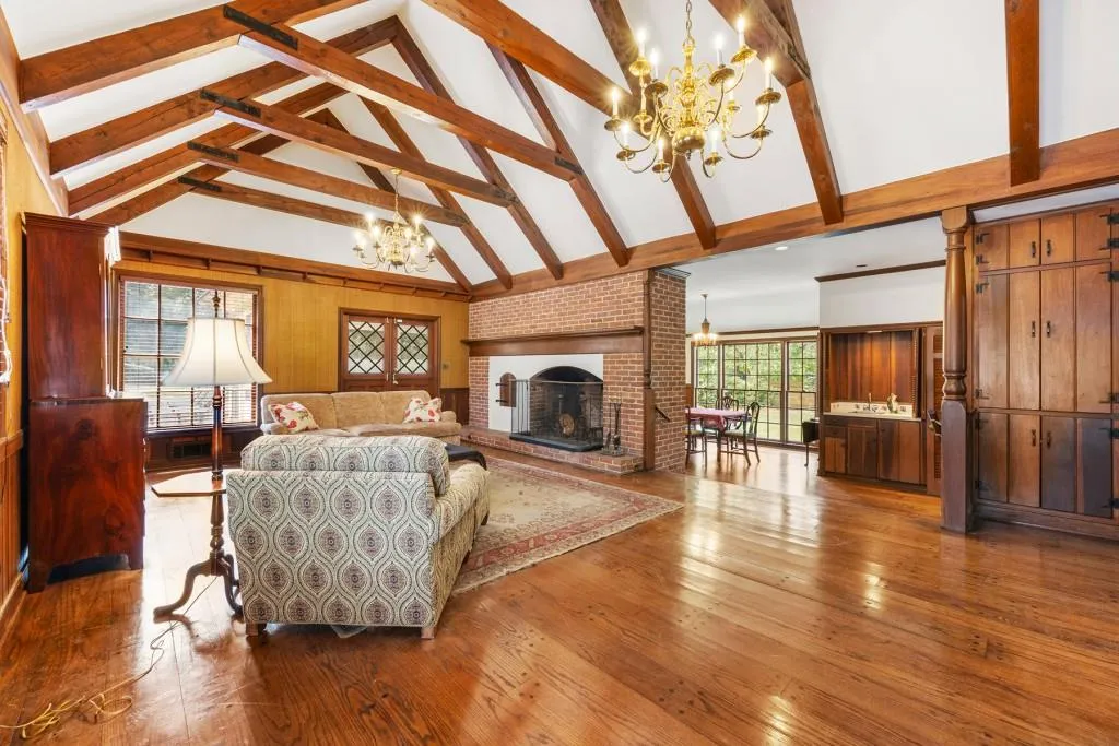 1790 Garraux Road Nw, Atlanta, Georgia 30327, 4 Bedrooms Bedrooms, ,3 BathroomsBathrooms,Residential,For Sale,1790 Garraux Road Nw,7513330