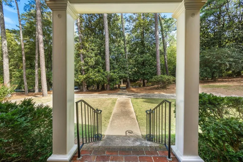 1790 Garraux Road Nw, Atlanta, Georgia 30327, 4 Bedrooms Bedrooms, ,3 BathroomsBathrooms,Residential,For Sale,1790 Garraux Road Nw,7513330