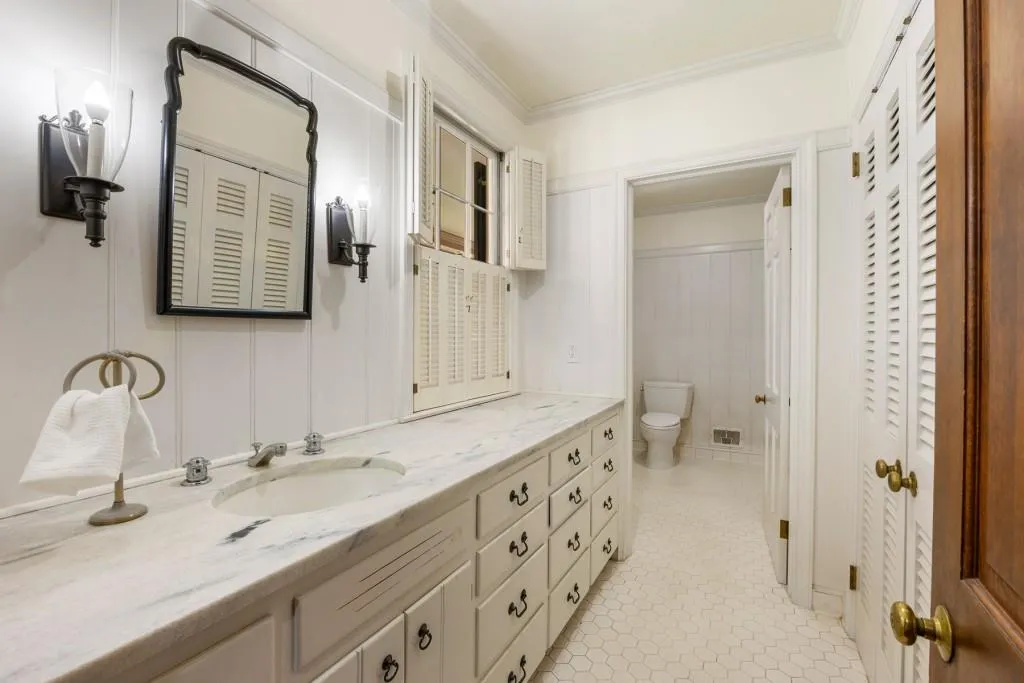 1790 Garraux Road Nw, Atlanta, Georgia 30327, 4 Bedrooms Bedrooms, ,3 BathroomsBathrooms,Residential,For Sale,1790 Garraux Road Nw,7513330