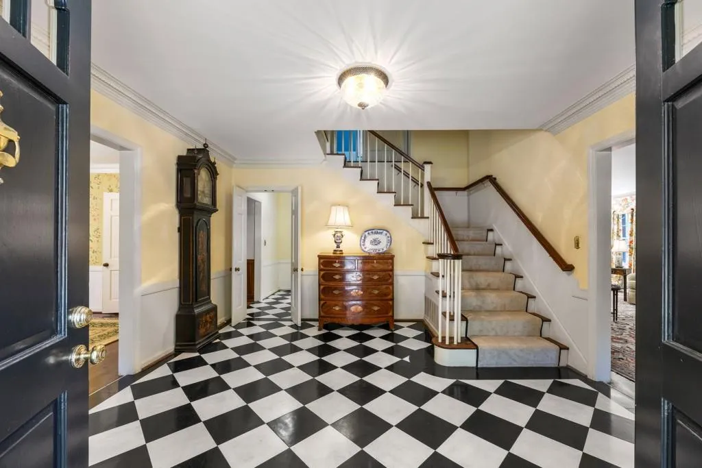 1790 Garraux Road Nw, Atlanta, Georgia 30327, 4 Bedrooms Bedrooms, ,3 BathroomsBathrooms,Residential,For Sale,1790 Garraux Road Nw,7513330