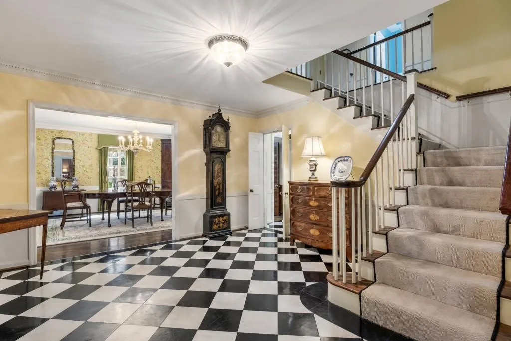 1790 Garraux Road Nw, Atlanta, Georgia 30327, 4 Bedrooms Bedrooms, ,3 BathroomsBathrooms,Residential,For Sale,1790 Garraux Road Nw,7513330