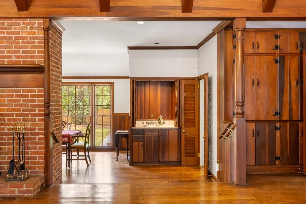 1790 Garraux Road Nw, Atlanta, Georgia 30327, 4 Bedrooms Bedrooms, ,3 BathroomsBathrooms,Residential,For Sale,1790 Garraux Road Nw,7513330