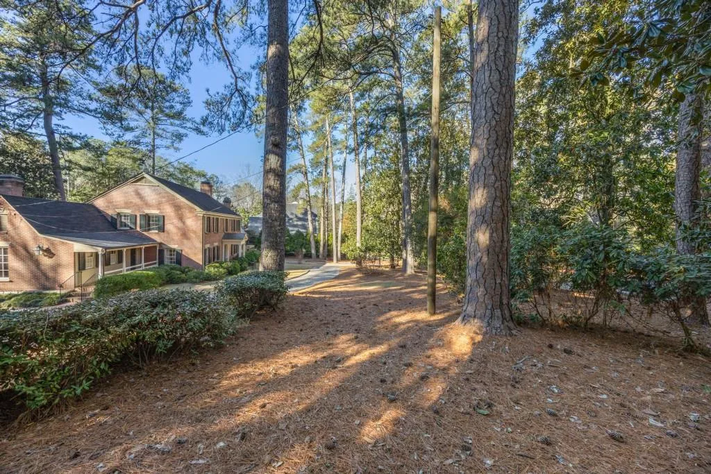 1790 Garraux Road Nw, Atlanta, Georgia 30327, 4 Bedrooms Bedrooms, ,3 BathroomsBathrooms,Residential,For Sale,1790 Garraux Road Nw,7513330