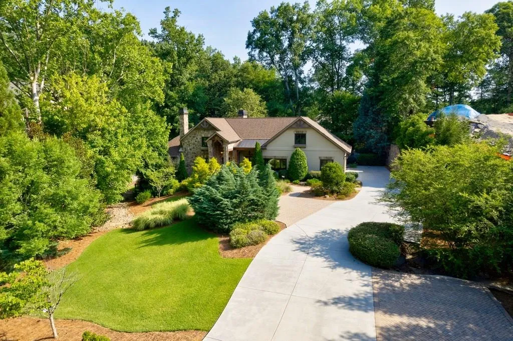 5099 Powers Ferry Road, Sandy Springs, Georgia 30327, 4 Bedrooms Bedrooms, ,3 BathroomsBathrooms,Residential,Sold,5099 Powers Ferry Road,7084004