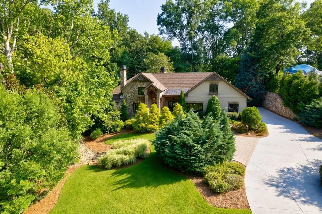 5099 Powers Ferry Road, Sandy Springs, Georgia 30327, 4 Bedrooms Bedrooms, ,3 BathroomsBathrooms,Residential,Sold,5099 Powers Ferry Road,7084004