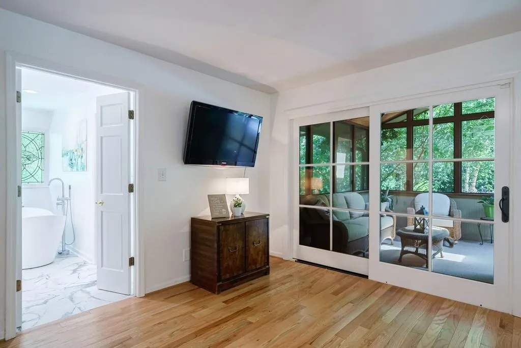 5099 Powers Ferry Road, Sandy Springs, Georgia 30327, 4 Bedrooms Bedrooms, ,3 BathroomsBathrooms,Residential,Sold,5099 Powers Ferry Road,7084004