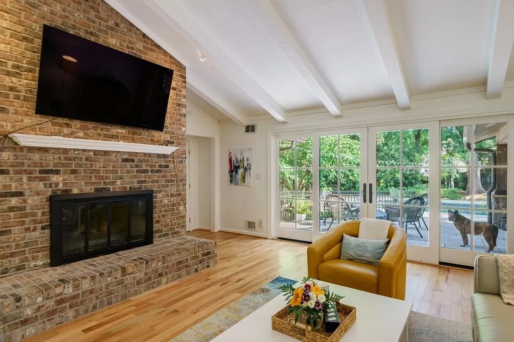 5099 Powers Ferry Road, Sandy Springs, Georgia 30327, 4 Bedrooms Bedrooms, ,3 BathroomsBathrooms,Residential,Sold,5099 Powers Ferry Road,7084004