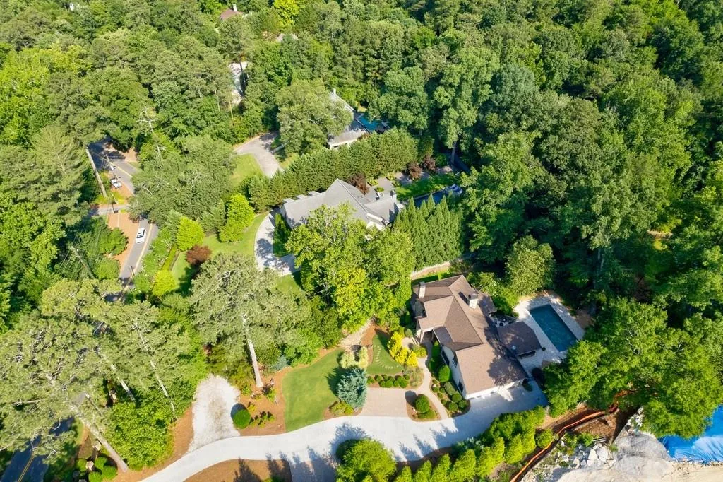 5099 Powers Ferry Road, Sandy Springs, Georgia 30327, 4 Bedrooms Bedrooms, ,3 BathroomsBathrooms,Residential,Sold,5099 Powers Ferry Road,7084004