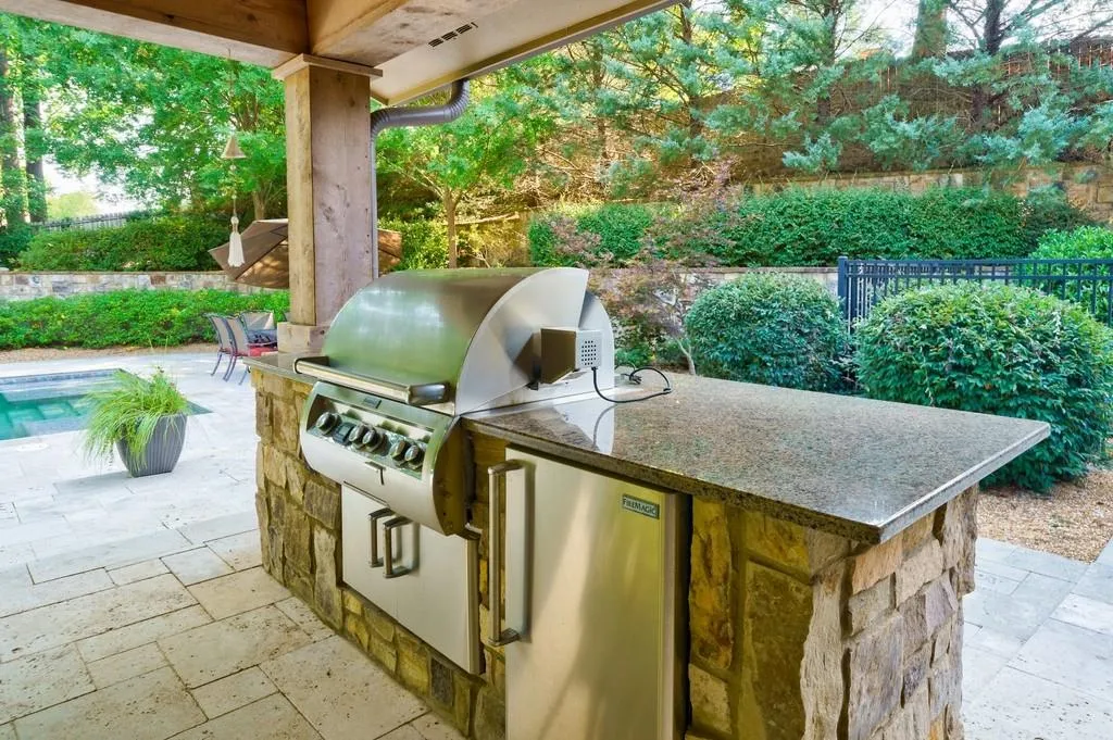 5099 Powers Ferry Road, Sandy Springs, Georgia 30327, 4 Bedrooms Bedrooms, ,3 BathroomsBathrooms,Residential,Sold,5099 Powers Ferry Road,7084004