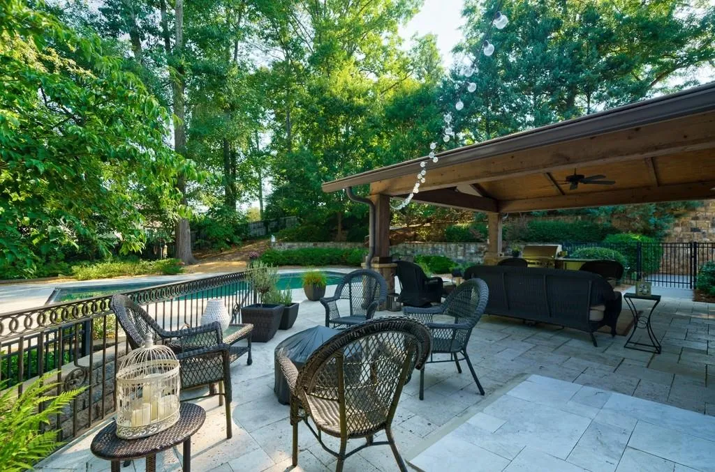 5099 Powers Ferry Road, Sandy Springs, Georgia 30327, 4 Bedrooms Bedrooms, ,3 BathroomsBathrooms,Residential,Sold,5099 Powers Ferry Road,7084004