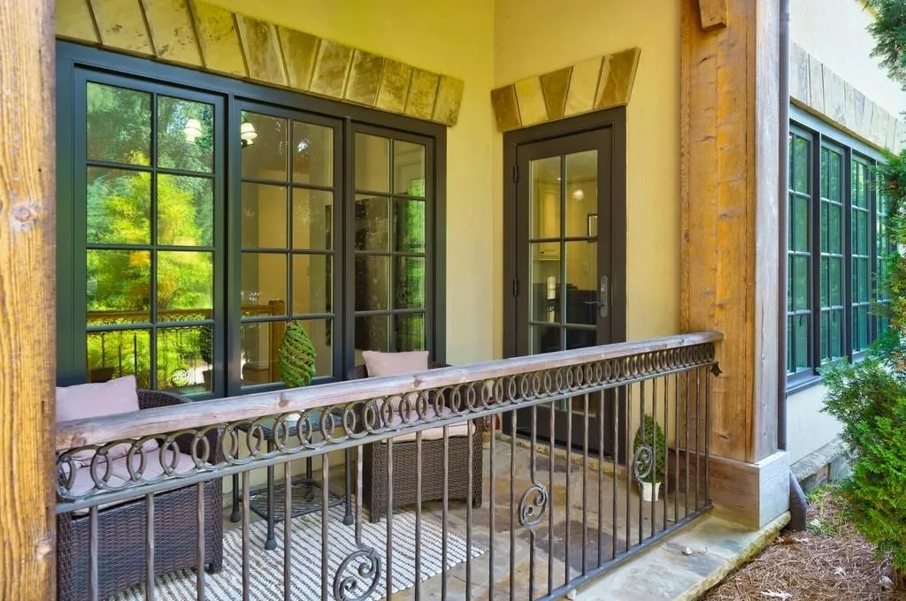 5099 Powers Ferry Road, Sandy Springs, Georgia 30327, 4 Bedrooms Bedrooms, ,3 BathroomsBathrooms,Residential,Sold,5099 Powers Ferry Road,7084004