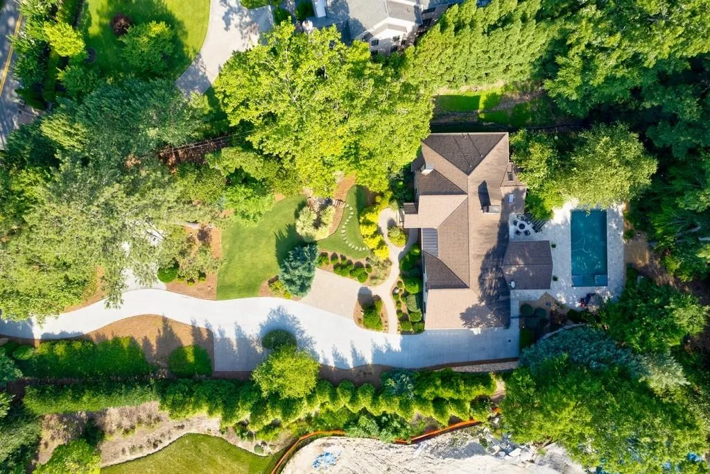 5099 Powers Ferry Road, Sandy Springs, Georgia 30327, 4 Bedrooms Bedrooms, ,3 BathroomsBathrooms,Residential,Sold,5099 Powers Ferry Road,7084004